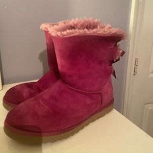 Magenta uggs